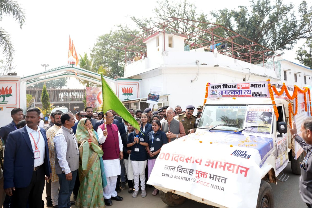 Photo of मुख्यमंत्री साय ने ‘बाल विवाह मुक्ति रथ’ को दिखाई हरी झंडी
