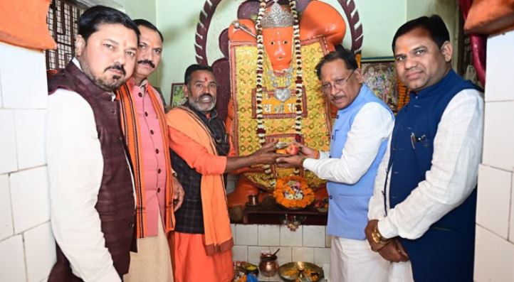 Photo of ‘मीसाबंदी लोकतंत्र के सच्चे रक्षक’: CM साय ने मीसाबंदियों के परिजनों से की मुलाकात