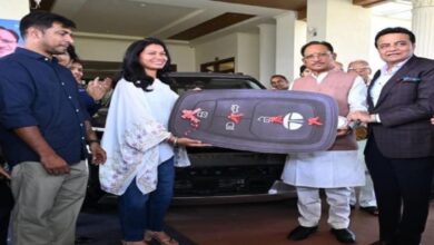 Photo of  विश्व कप विजेता टीम की फिजियो आकांक्षा सत्यवंशी का सीएम साय ने किया सम्मान