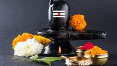 Photo of शिवलिंग पर भूलकर भी न चढ़ाएं ये चीजें, जानें इनके पीछे की पौराणिक वजह