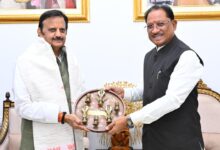 Photo of रीवा–रायपुर हवाई सेवा से बढ़ेगी कनेक्टिविटी, साय–शुक्ल मुलाकात में सहयोग पर जोर