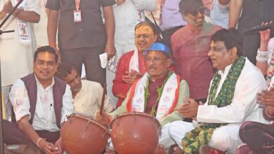 Photo of रंगोत्सव में रंगे मुख्यमंत्री: प्रेस क्लब के ‘महामूर्ख सम्मेलन 2026’ में बिखरा होली का उल्लास