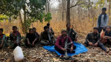 Photo of कुख्यात माओवादी नेता पापाराव ने 17 साथियों संग किया आत्मसमर्पण