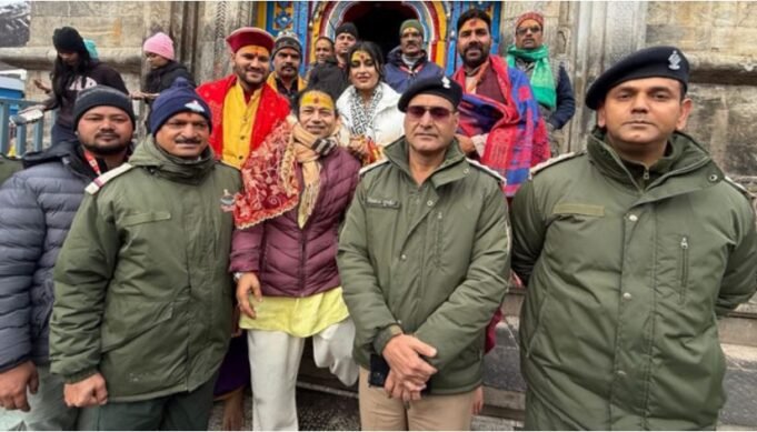 कैलाश खेर पहुंचे केदारनाथ धाम, विधिवत पूजा-अर्चना कर बाबा केदार का लिया आशीर्वाद