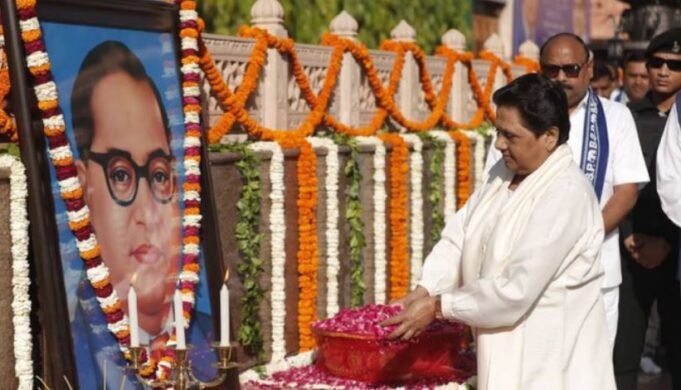 आंबेडकर जयंती पर मायावती का शक्ति प्रदर्शन, बाबा साहेब को दी श्रद्धांजलि