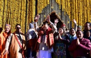 केदारनाथ धाम के कपाट खुले, सीएम धामी आशीर्वाद लेने पहुंचे