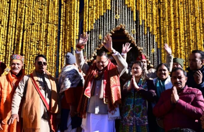 केदारनाथ धाम के कपाट खुले, सीएम धामी आशीर्वाद लेने पहुंचे