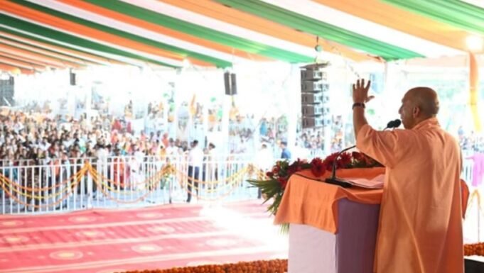 सीएम योगी बोले- ‘अपनों’ को पालने वालों ने आजमगढ़ को पिछड़ा रखा, डबल इंजन सरकार ने दी नई पहचान