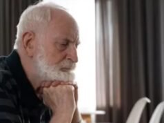 क्या बुढ़ापे में अकेलापन सच में तेजी से कमजोर करता है याददाश्त?