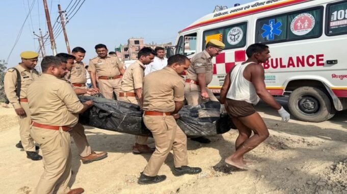 मथुरा नाव हादसा: यमुना में दो और शव मिले, अब तक 13 श्रद्धालुओं की माैत