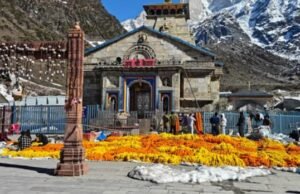 फूलों से सजने लगा बाबा केदार का धाम, आज गौरीकुंड पहुंचेगी उत्सव डोली