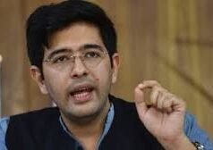 AAP में बड़ा सियासी भूचाल: राघव चड्ढा का इस्तीफा, दो-तिहाई राज्यसभा सांसदों के BJP में जाने का दावा