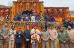 राज्यपाल लेफ्टिनेंट जनरल गुरमीत सिंह ने किए भगवान बदरीविशाल के दर्शन