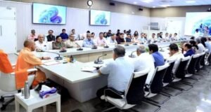 पीएम मोदी की अपील के बाद सीएम योगी का बड़ा कदम: VIP काफिलों में 50% कटौती