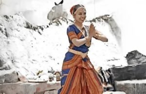 22 वर्षीय सानिका ने एवरेस्ट चढ़ाई से पहले बेस कैंप पर किया भरतनाट्यम