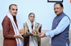 बस्तर सेवा के लिए समर्पित गोडबोले दंपति का सम्मान पूरे छत्तीसगढ़ का गौरव : मुख्यमंत्री साय