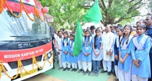 मुख्यमंत्री विष्णु देव साय ने ‘कामयाबी वेन’ को दिखाई हरी झंडी