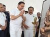 सीएम धामी ने बनबसा में युवाओं, छात्रों व जवानों संग किया योग, दी शुभकामनाएं