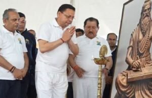 सीएम धामी ने बनबसा में युवाओं, छात्रों व जवानों संग किया योग, दी शुभकामनाएं