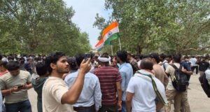 पेपर लीक के खिलाफ लखनऊ में छात्रों का बड़ा प्रदर्शन