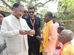 कोंडागांव में 150 वर्ष पुरानी उड़िया पांडुलिपियों से रूबरू हुए मुख्यमंत्री विष्णु देव साय