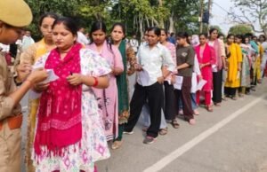 पुलिस भर्ती परीक्षा के लिए मुस्तैद रहा प्रशासन, डीएम-एसपी ने परखीं व्यवस्थाएं