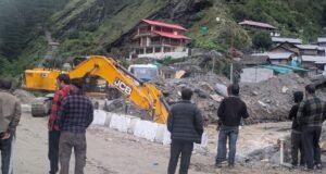 हर्षिल घाटी में तेज बारिश के बाद खीरगंगा नदी का जलस्तर बढ़ा