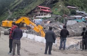 हर्षिल घाटी में तेज बारिश के बाद खीरगंगा नदी का जलस्तर बढ़ा