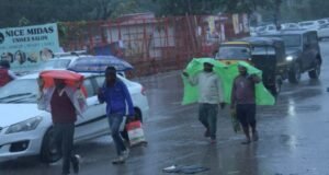 उत्तराखंड: चार जिलों में ऑरेंज, तीन में भारी बारिश का रेड अलर्ट