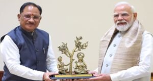 पीएम मोदी से मिले सीएम विष्णुदेव साय: बस्तर के विकास का रखा विजन