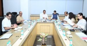 व्हाट्सएप पर मिलेंगे बी-1, खसरा और ऋण पुस्तिका, सीएम साय ने राजस्व सेवाओं को डिजिटल बनाने के दिए निर्देश