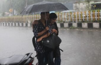 उत्तराखंड: आज बिगड़ा रहेगा मौसम, तीन जिलों में भारी बारिश का रेड अलर्ट