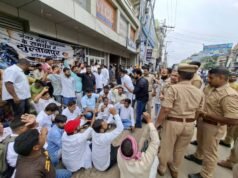 अनिश्चितकालीन धरने से पहले सपा नेता पूर्व विधायक अनूप संडा समर्थकों संग हिरासत में
