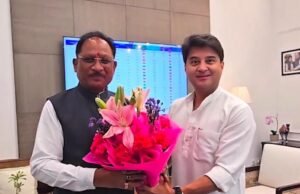 छत्तीसगढ़ में 2,305 नए मोबाइल टावरों की मांग, CM साय ने केंद्रीय मंत्री सिंधिया से की मुलाकात