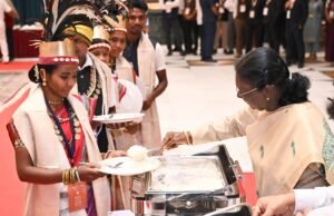 राष्ट्रपति भवन में बस्तर की संस्कृति का सम्मान, राष्ट्रपति मुर्मु ने 209 सदस्यीय प्रतिनिधिमंडल को परोसा भोजन