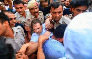 पेपर लीक और छात्र आंदोलन पर सियासी संग्राम: पीएम आवास की ओर मार्च कर रहे राहुल गांधी समेत विपक्षी नेताओं को पुलिस ने लिया हिरासत में