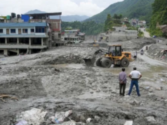 नेपाल त्रासदी के बीच टीचर ने कैसे बचाई हजारों बच्चों की जान