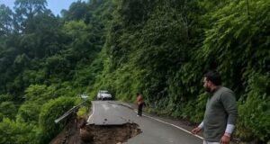 भूस्खलन से NH-707-A पर सड़क धंसी, बड़ा हिस्सा पूरी तरह क्षतिग्रस्त; मसूरी-यमुना ब्रिज मार्ग बंद