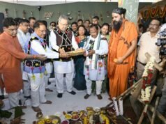 हरेली तिहार पर छत्तीसगढ़ी रंग में रंगा मुख्यमंत्री निवास,साय ने की कृषि औजारों और गौमाता की पूजा