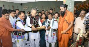 हरेली तिहार पर छत्तीसगढ़ी रंग में रंगा मुख्यमंत्री निवास,साय ने की कृषि औजारों और गौमाता की पूजा