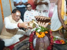 बाबा कर्मेश्वर धाम में मुख्यमंत्री साय ने किया रुद्राभिषेक, मंगल भवन की घोषणा