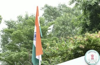 हर घर तिरंगा अभियान:साय ने फहराया तिरंगा, प्रदेशवासियों से घर-घर ध्वज फहराने का किया आह्वान