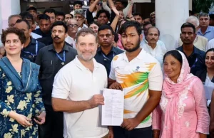 पैलेट गन मामले में दिल्ली पुलिस ने दर्ज की FIR, राहुल गांधी के धरने के बाद हुई कार्रवाई