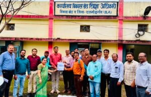 शिक्षकों की 27 अगस्त से अनिश्चितकालीन हड़ताल, प्रशासन को सौंपा ज्ञापन