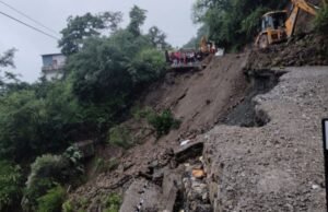 उत्तराखंड: मसूरी-देहरादून मार्ग पर पानीवाला बैंड के पास भू-धंसाव