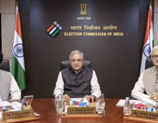 भारत में मुख्य चुनाव आयुक्त को हटाना इतना आसान नहीं…