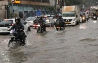 दून समेत तीन जिलों में बारिश का रेड अलर्ट, 57 सड़कें बंद