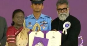 अल्लू अर्जुन: एक्टर ने सुकुमार को दी अवॉर्ड जीतने की बधाई