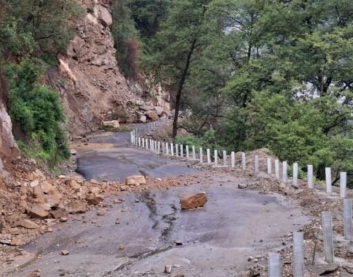 रुद्रप्रयाग: केदारनाथ यात्रा मार्ग पर गौरीकुंड के पास खाई में गिरा यात्री