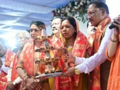 सवा लाख दीपों से जगमगाया महादेव घाट, मोदी के दीर्घायु जीवन की कामना